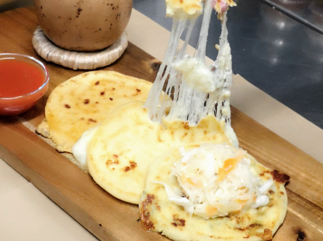 Cabal Pupusas Och Tacos