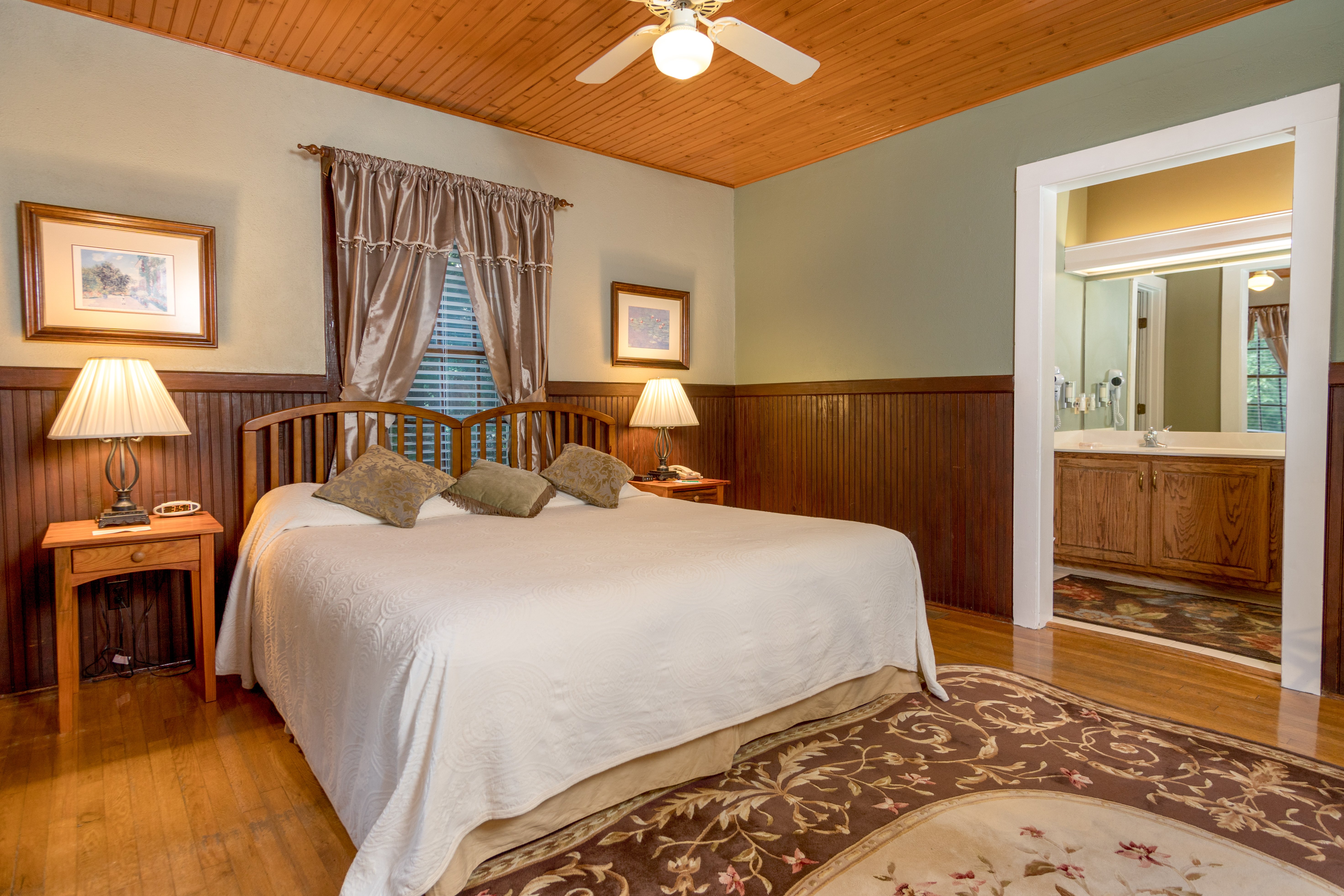 Highland Lake Inn & Resort-官方