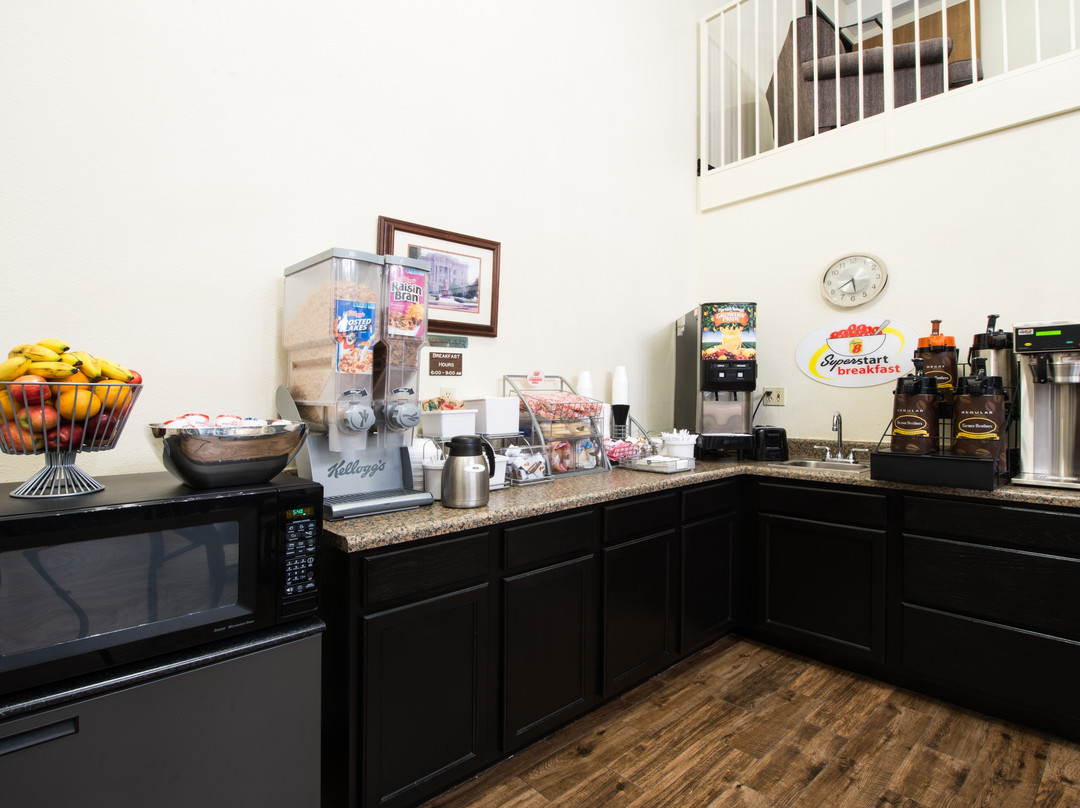 Super 8 by Wyndham Richmond主图