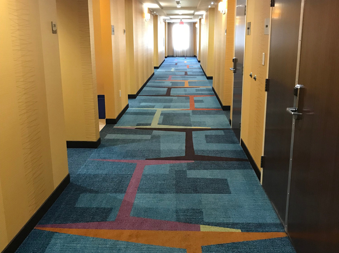 弗农费尔菲尔德套房酒店主图