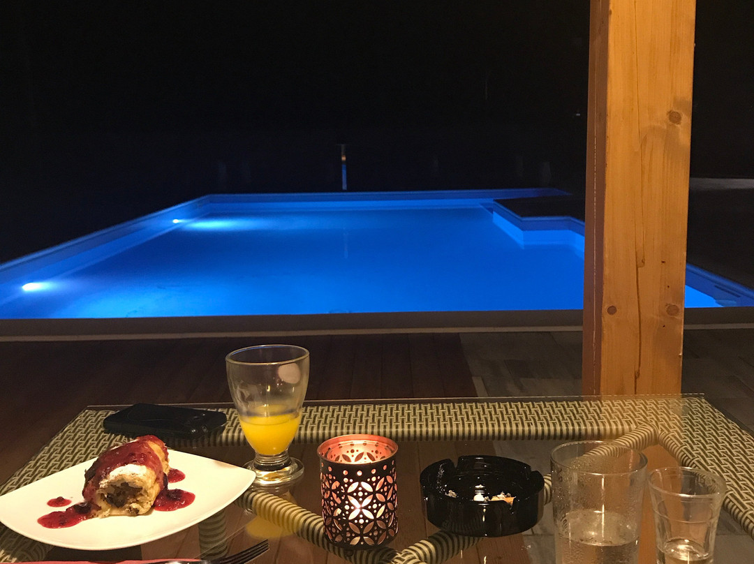 16 Lakes Hotel主图