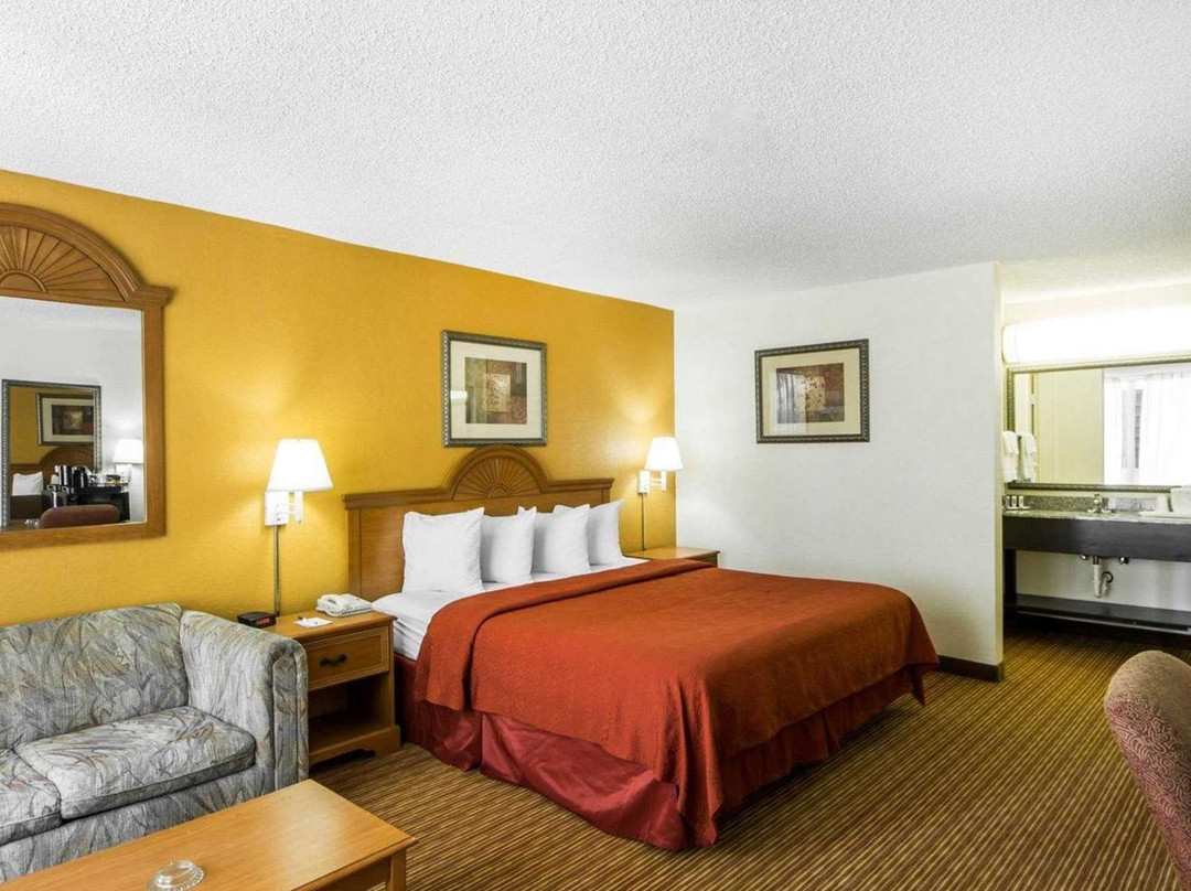 庞卡城品质酒店主图