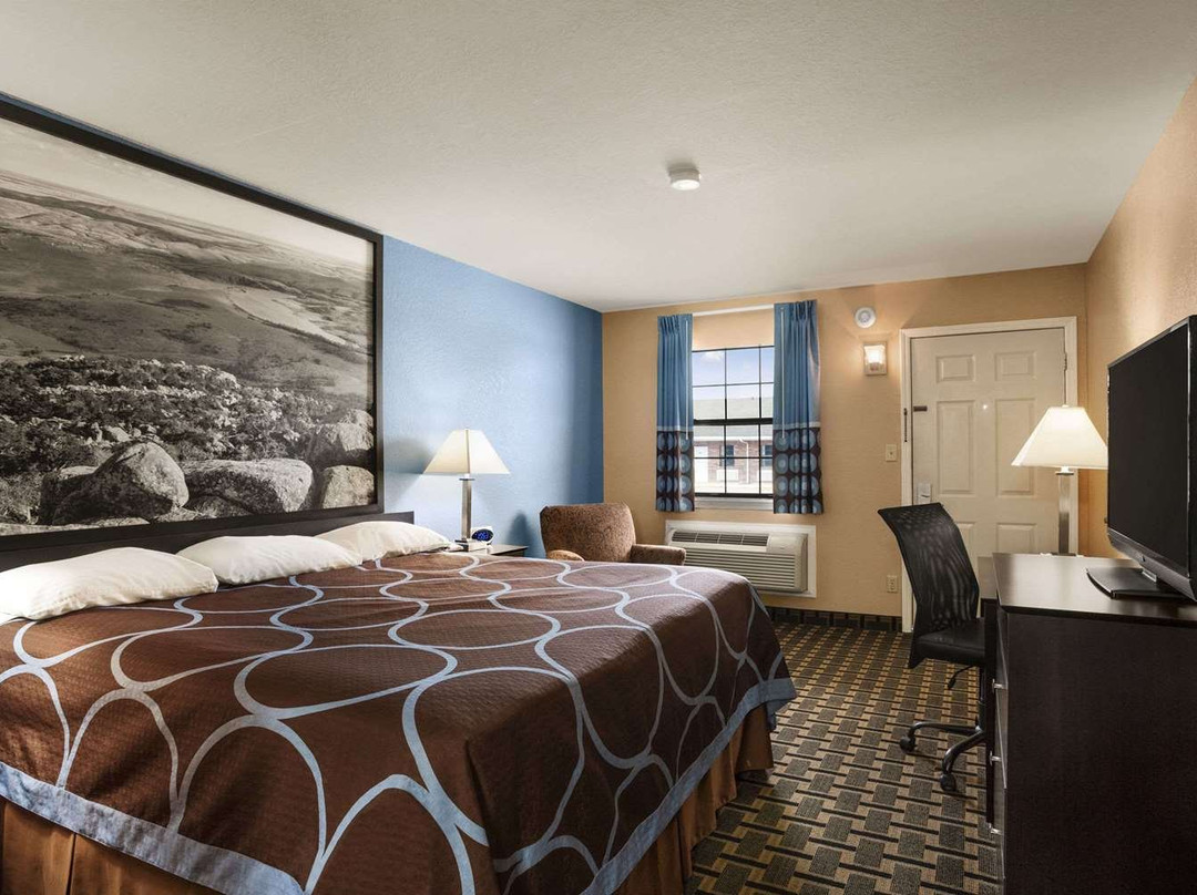 Super 8 by Wyndham Henryetta主图