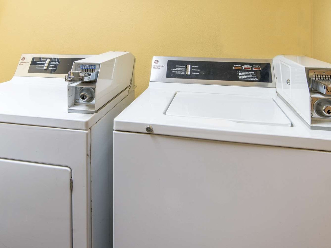 梅迪纳速8酒店主图