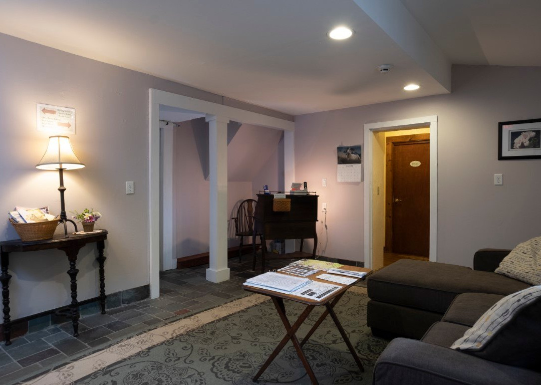 The Karass Inn主图