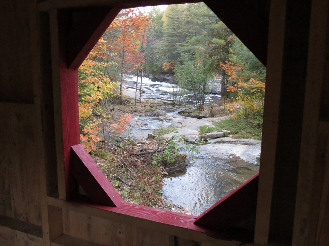 Parc Regional des Chutes-Sainte-Beatrix必去景点