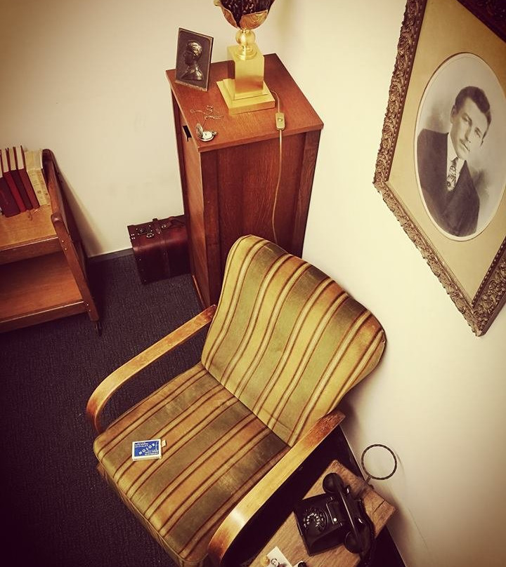 CharleroomS-夏勒华必去景点