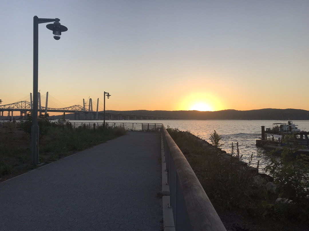 Scenic Hudson RiverWalk Park景点图片
