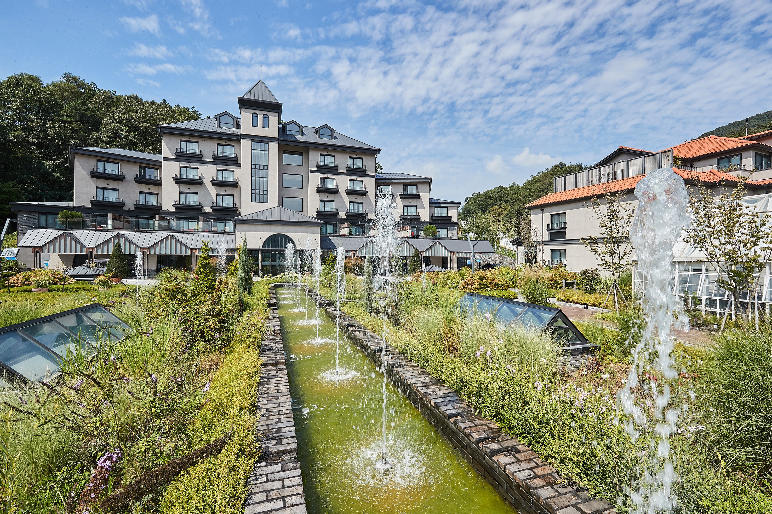 Eden Paradise Hotel-官方