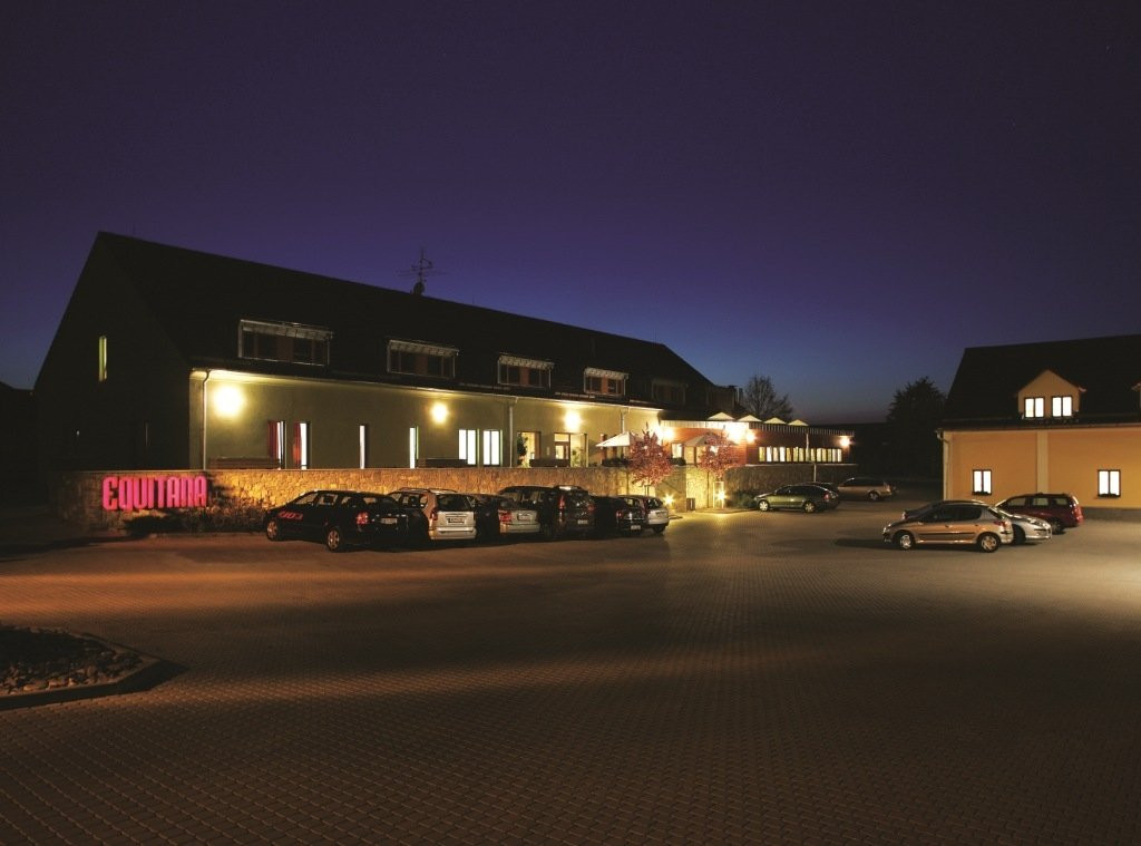 Vesin酒店住宿-Equitana Hotel Resort