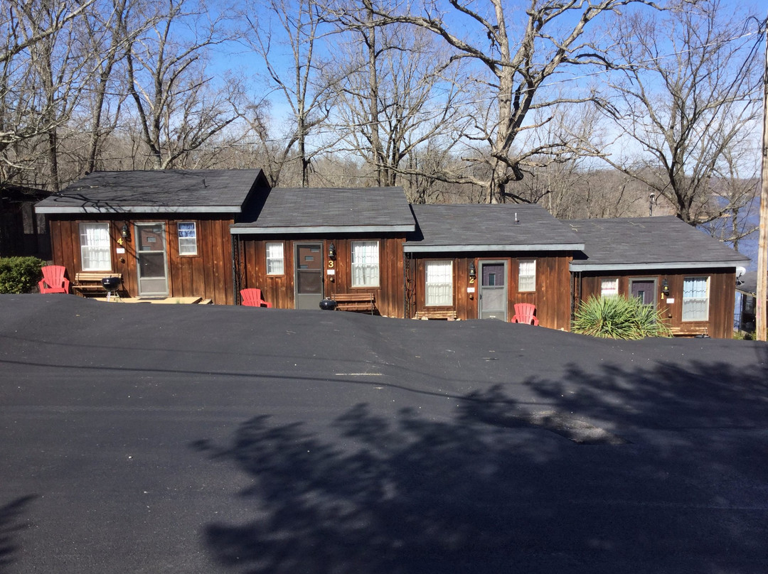 Totten's Lakeside Resort