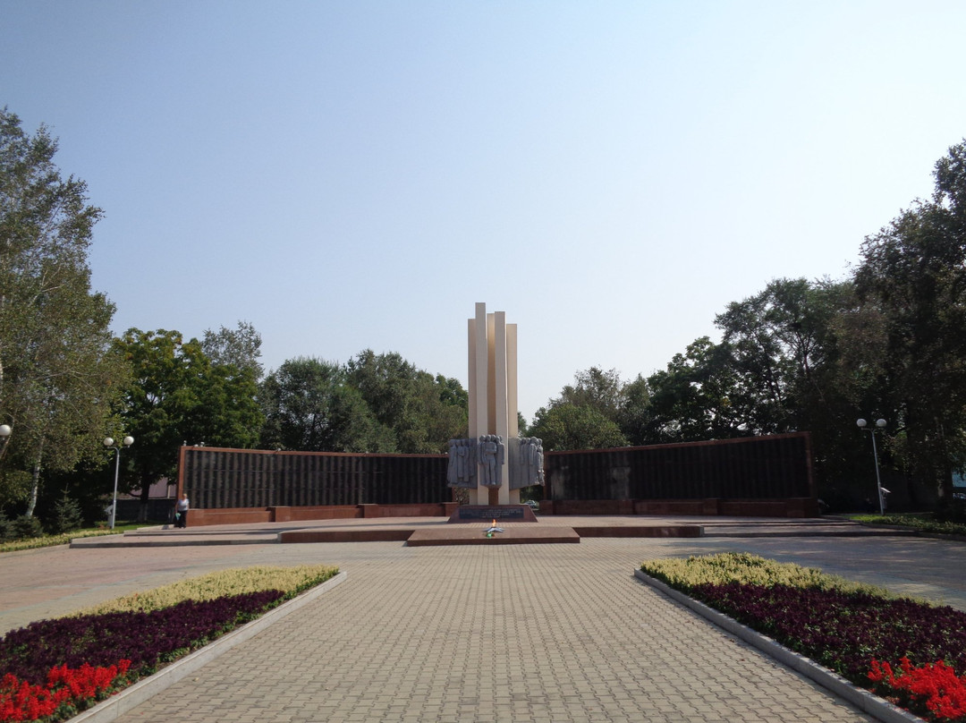 Monument to Workers Who Died During the Great Patriotic War景点图片