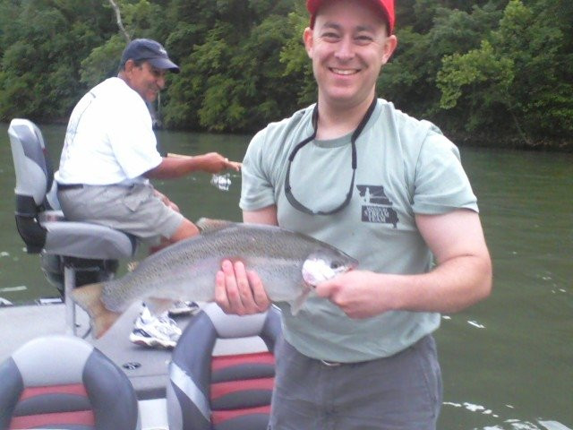 Mid Lakes Guide Service-Branson West必去景点