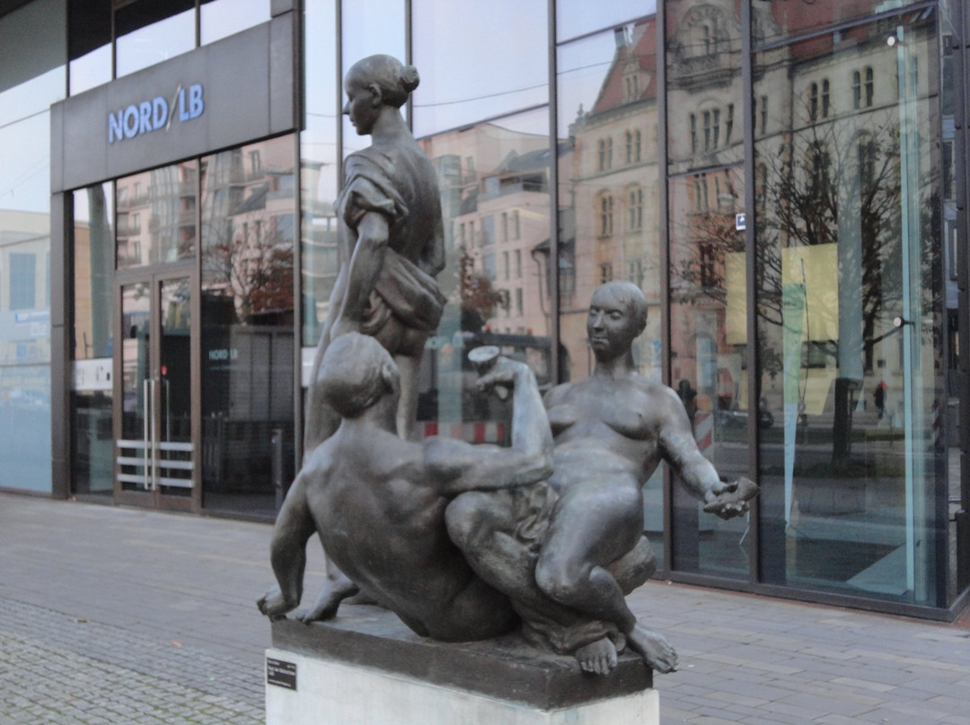 Skulpturen "Drei Varianten"-马格德堡必去景点