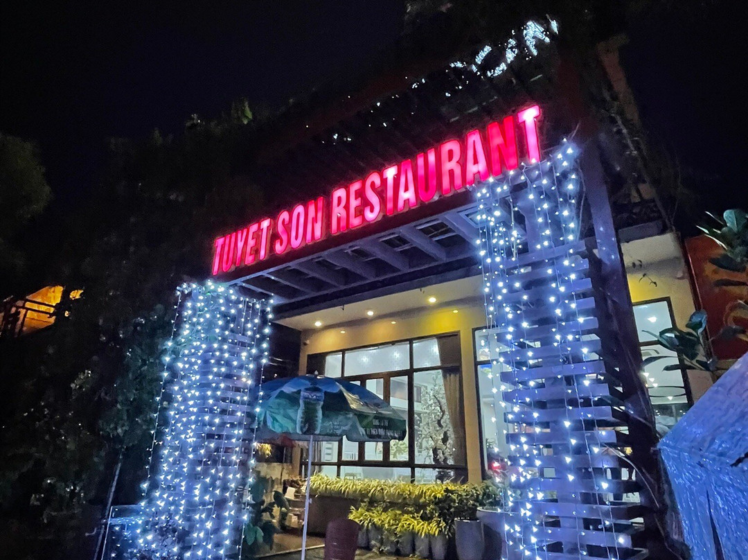 Nhà Hàng Tuyết Sơn