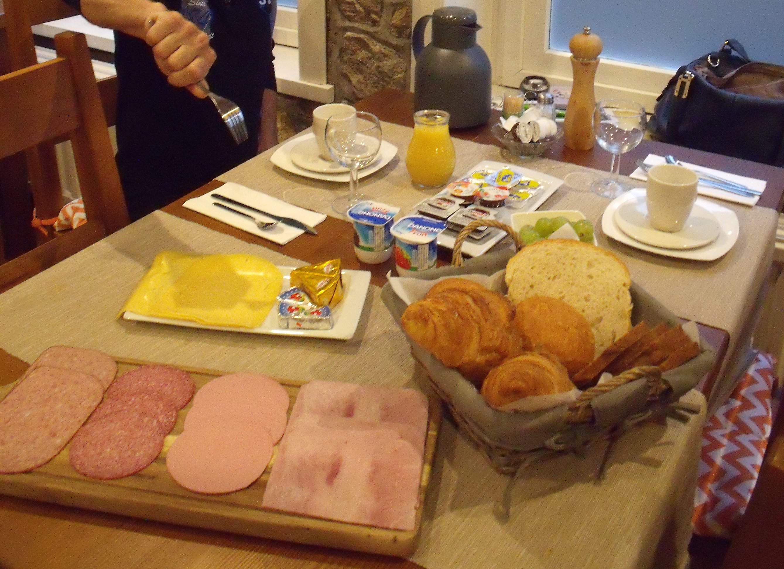 Le Chalet Des Grottes-餐饮