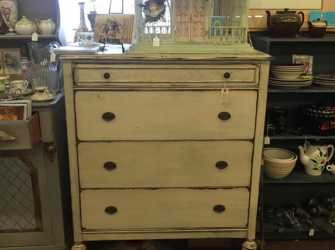 Antique World Market-Clarence必去景点