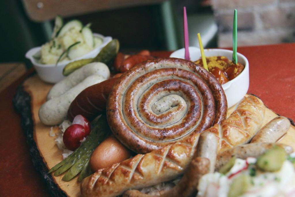 Kiez Biergarten Parisien