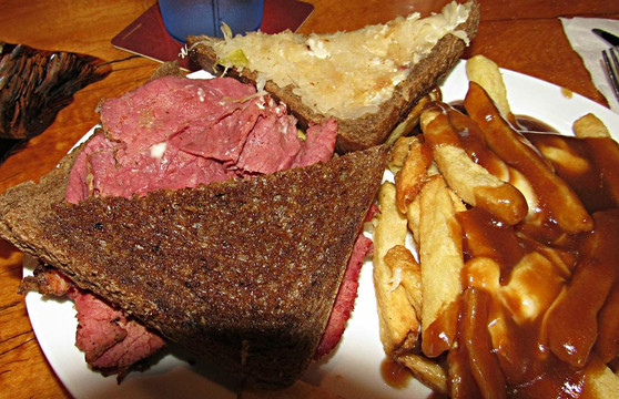 Harrison Mills餐馆和美食-Sasquatch Inn Ltd