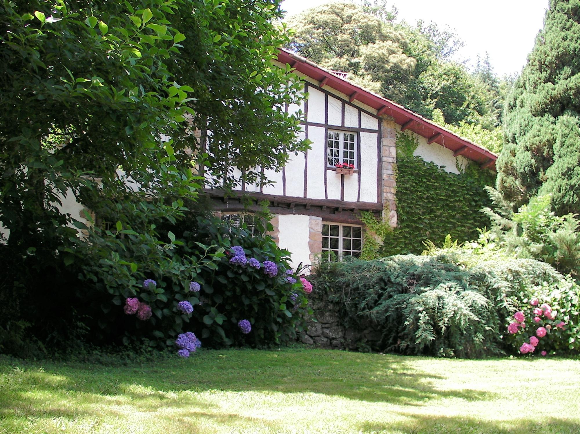 Maison Uxondoa-官方