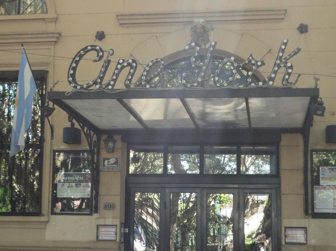 Cine Teatro York-Olivos必去景点