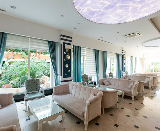 Crystal Waterworld Resort And Spa