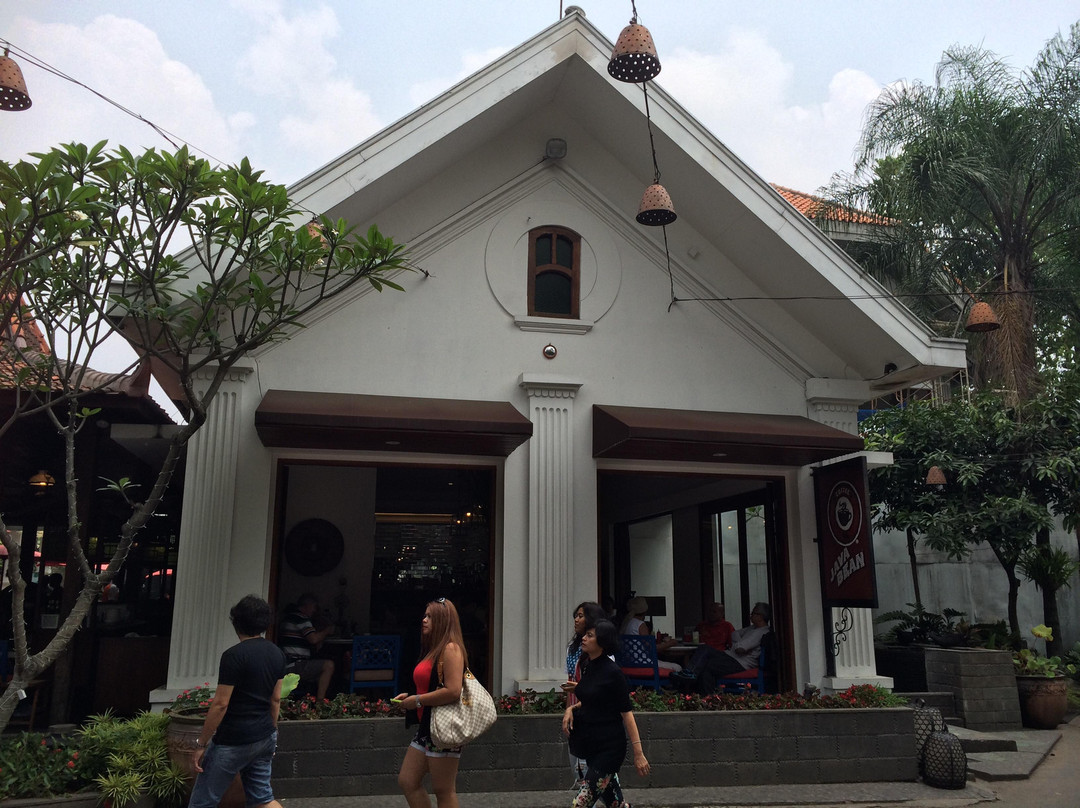 Rumah Mode Factory Outlet-万隆必去景点