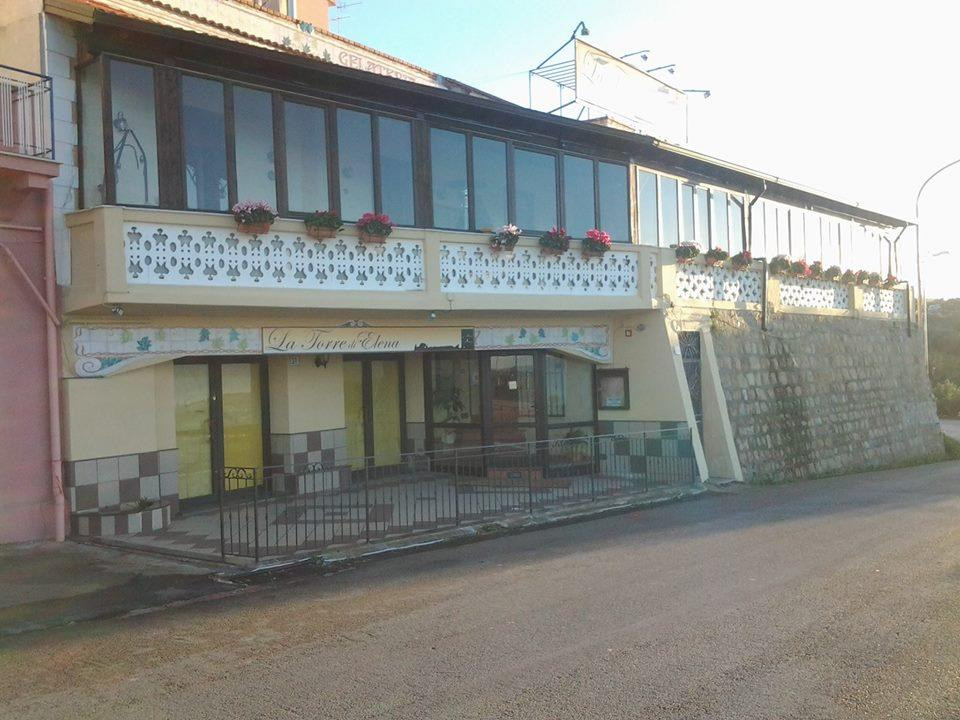 Campofelice di Roccella餐馆和美食-La Torre Di Elena