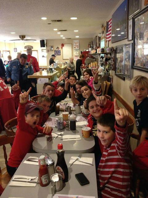 Garnerville餐馆和美食-Sparky's Diner