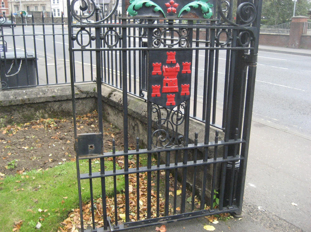Ballymena Memorial Park and Obelisk景点图片