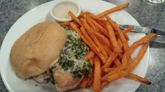 康瑟尔布拉夫斯餐馆和美食-Tish's Restaurant