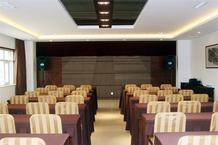 野生原度假村主图