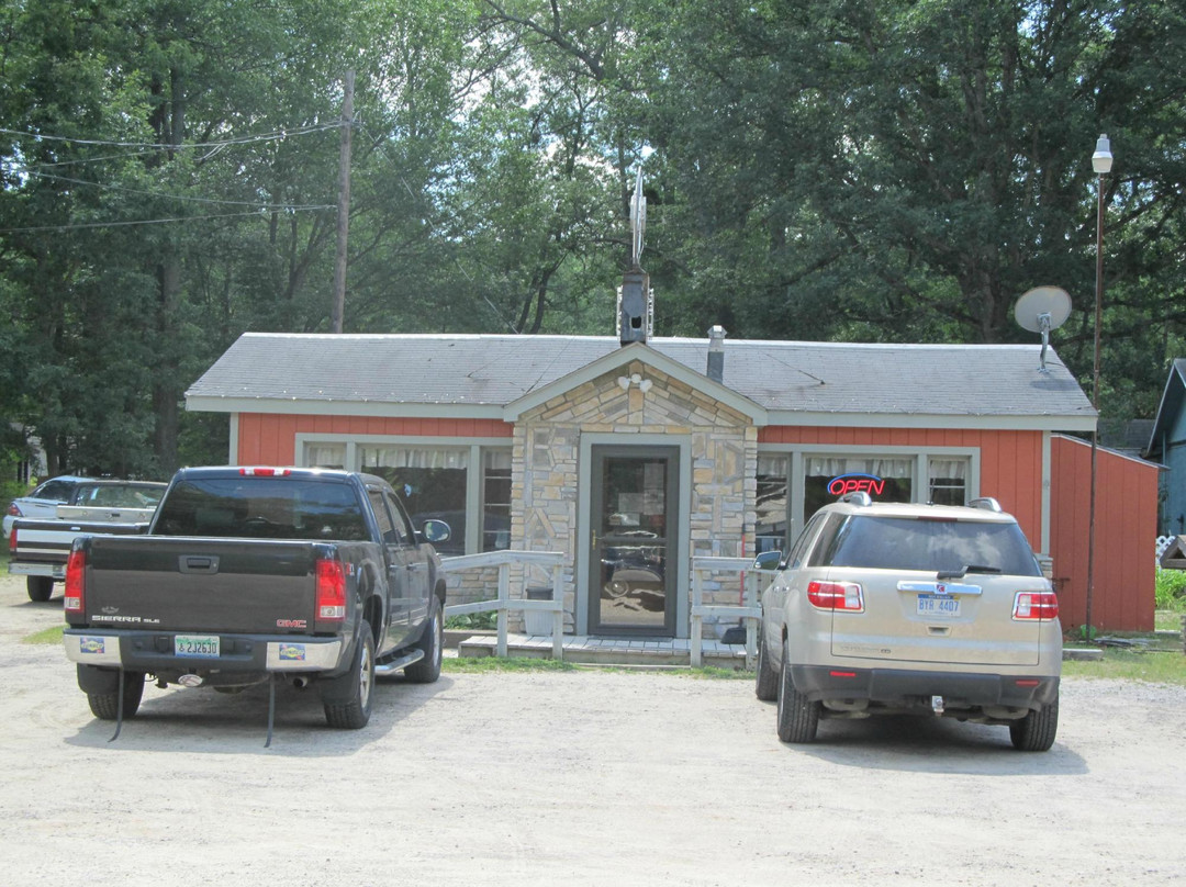 Bear's Den Restaurant Out Of Business