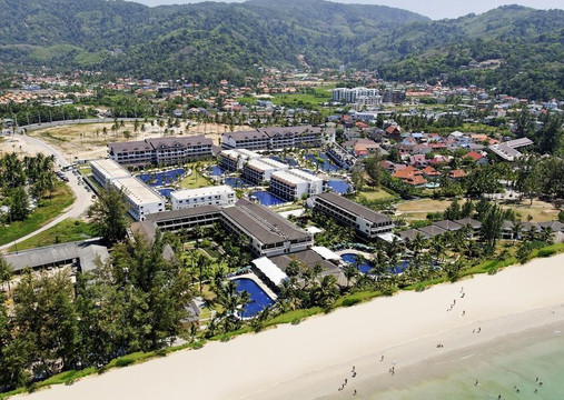 太阳之翼卡马拉海滩度假村主图