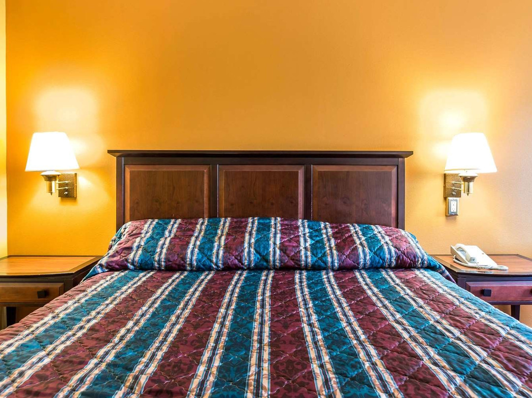 Econo Lodge At Six Flags主图