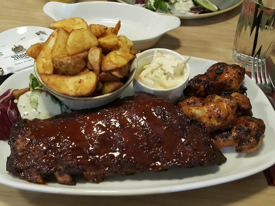 Legends American Grill & Bar