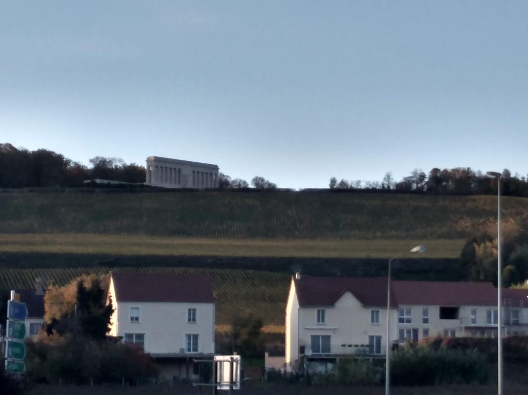 Hôtel ibis Château-Thierry主图