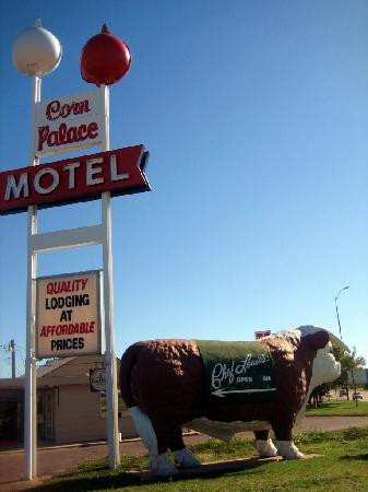 Corn Palace Motel