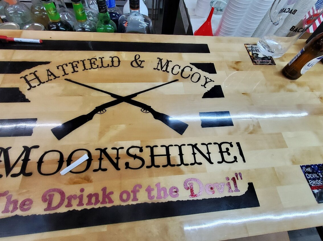 Hatfield & McCoy Moonshine景点图片