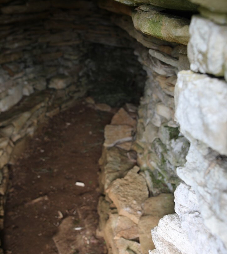 Sentier des pierres séches-La Marre必去景点