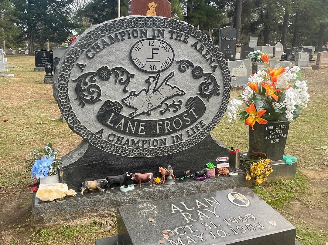 Showman's Rest and Bull Rider's Reprieve-Hugo必去景点