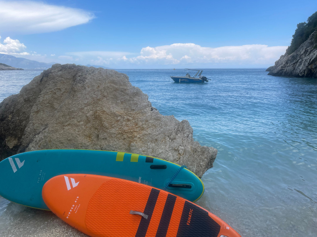 Mikro Nisi Boat Rentals景点图片