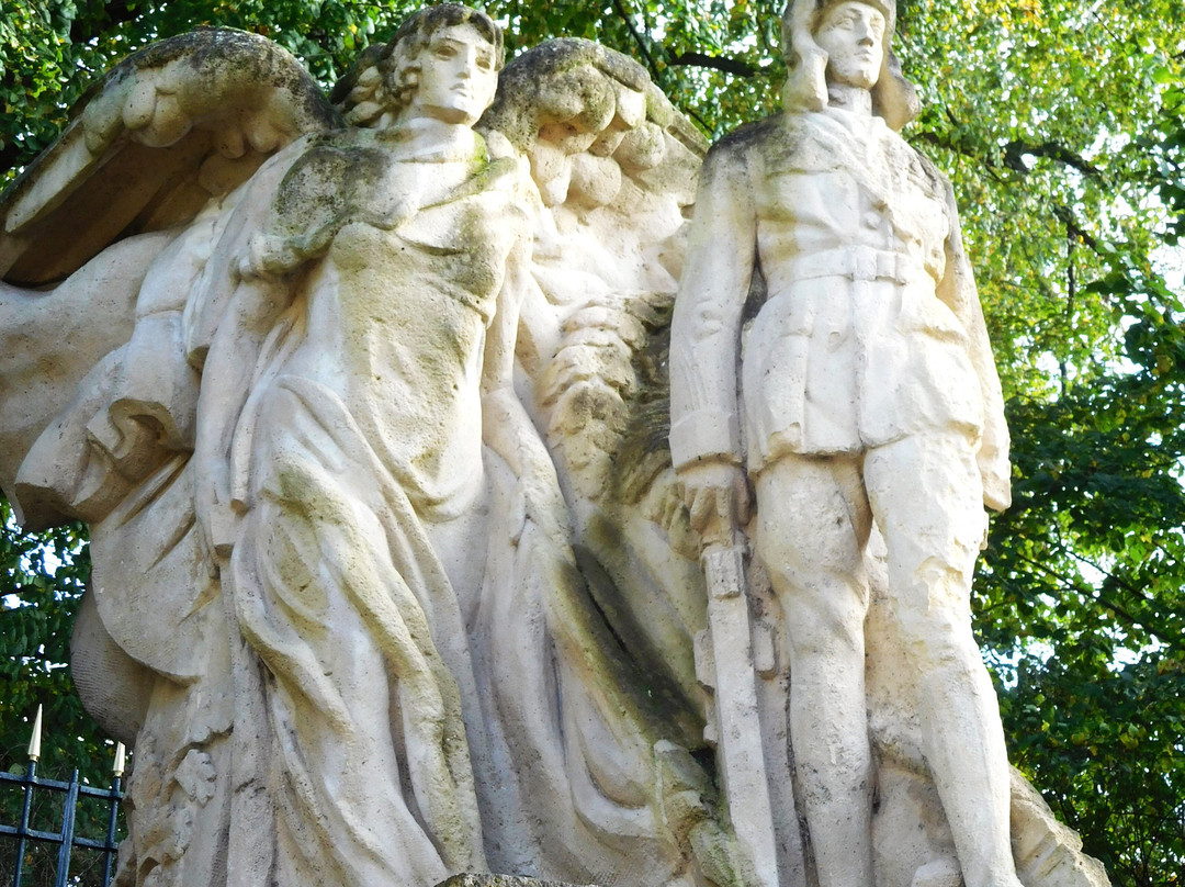 Monument à Georges Guynemer-Compiegne必去景点