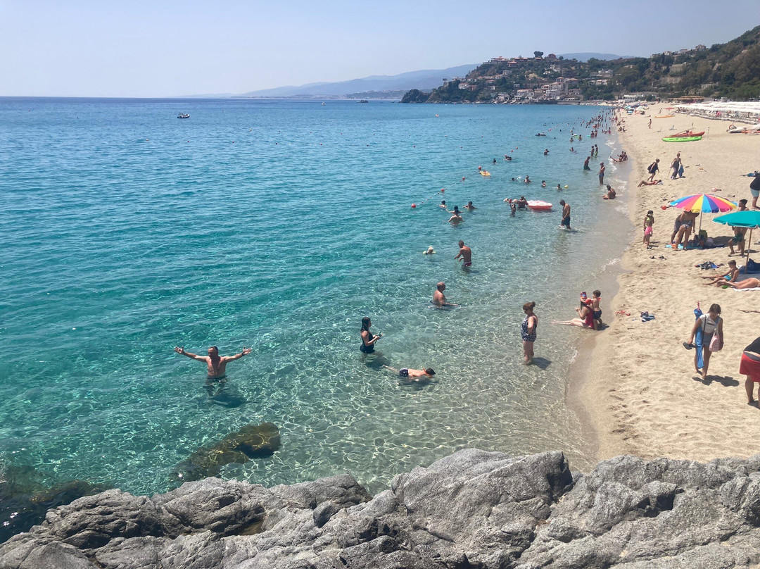 Spiaggia Di Caminia景点图片