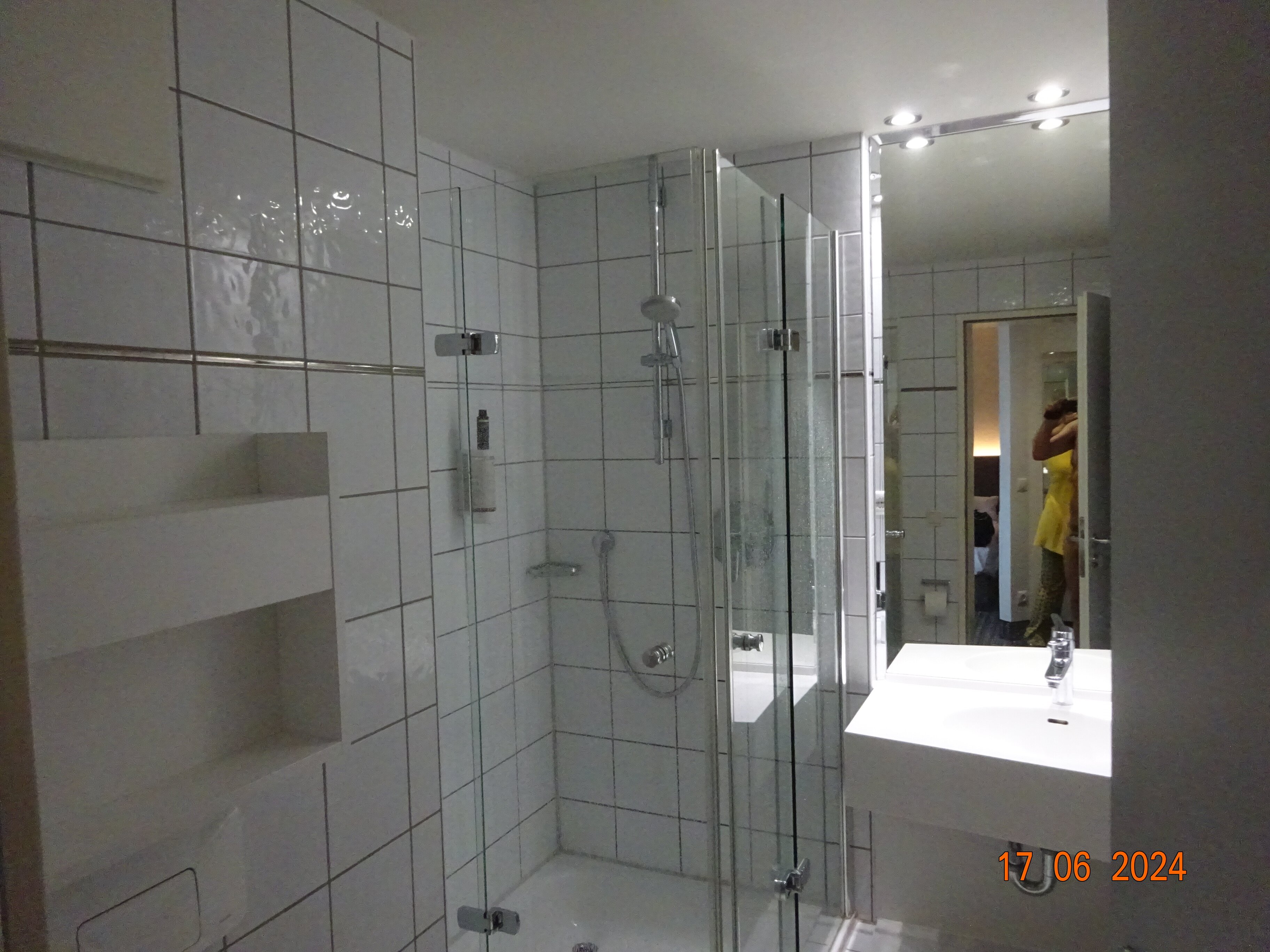 Comfor Hotel & Appartment-浴室