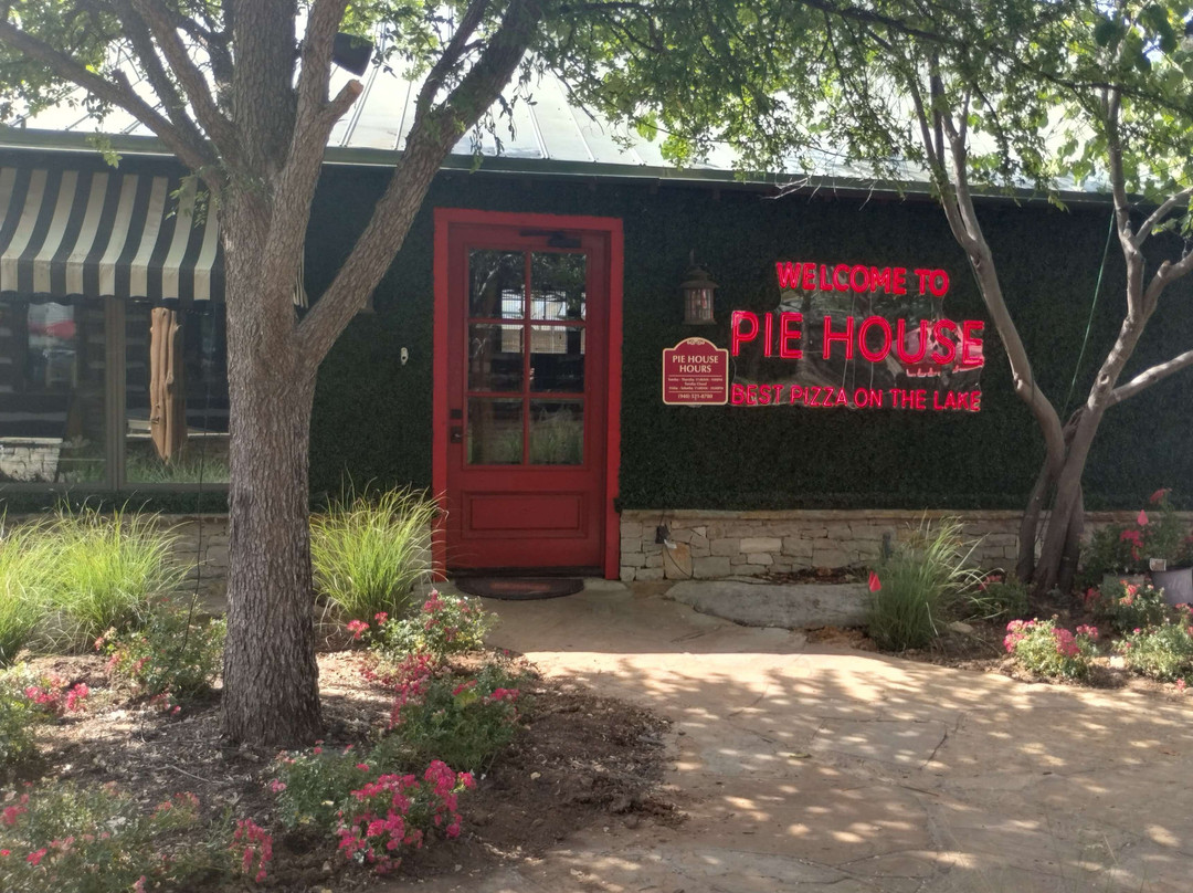 Pie House X Hemningway's