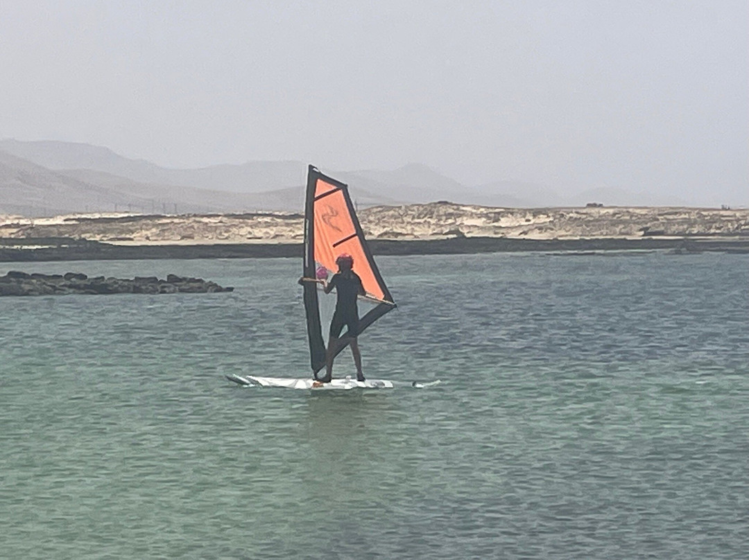 Max Windsurf School景点图片