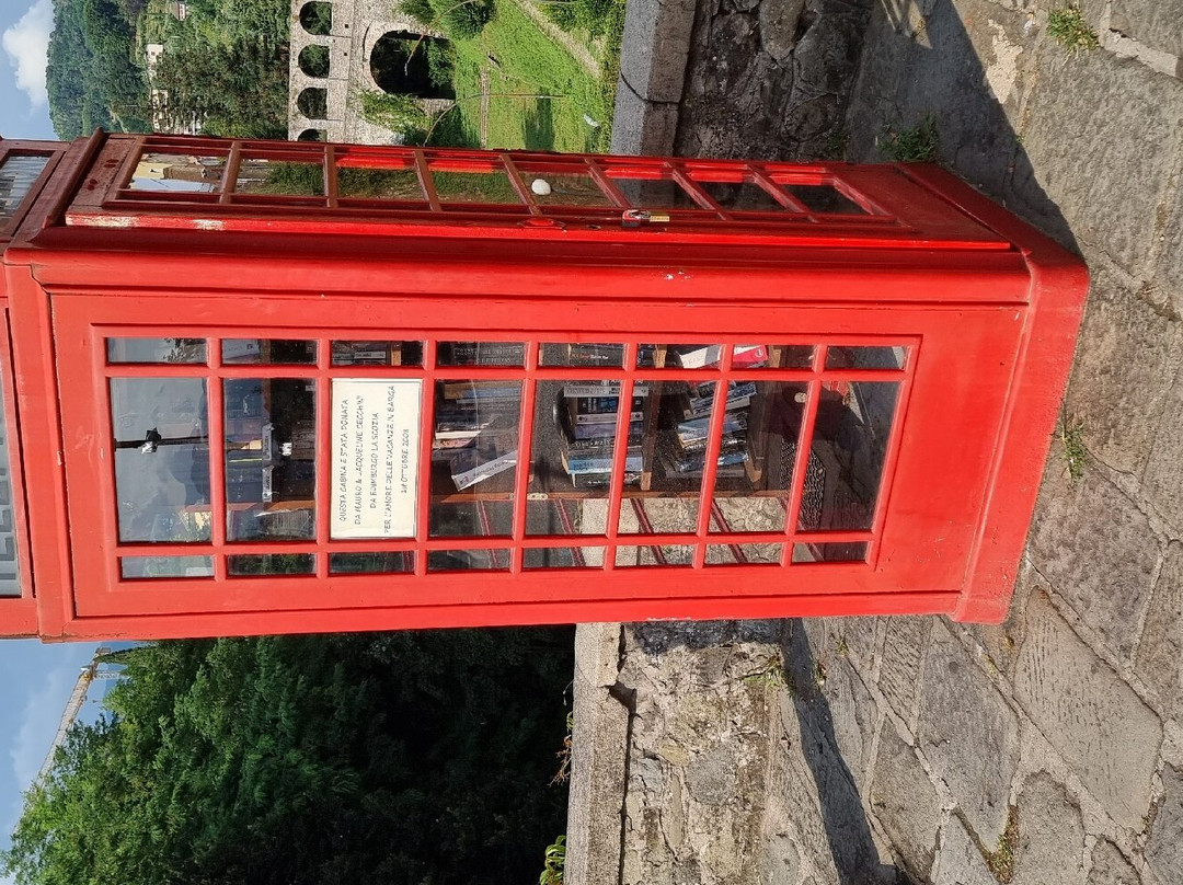 The Red Telephone Box Library-Barga必去景点