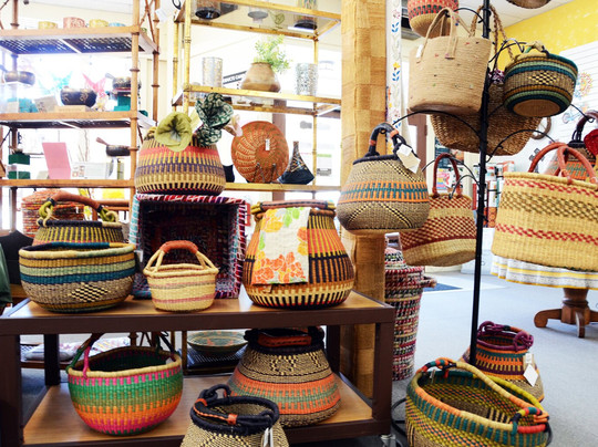 Crossroads Fair Trade Goods And Gifts-布卢明顿必去景点