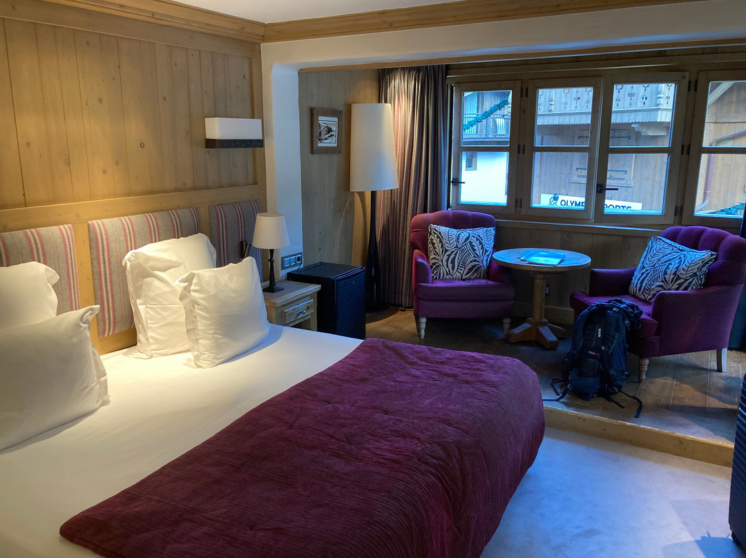 Les Peupliers Hotel主图